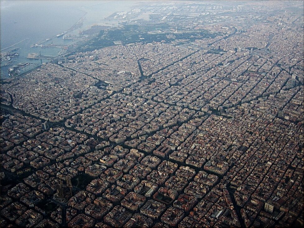 Living in Barcelona: Neighborhoods, Rental Costs and What to Expect